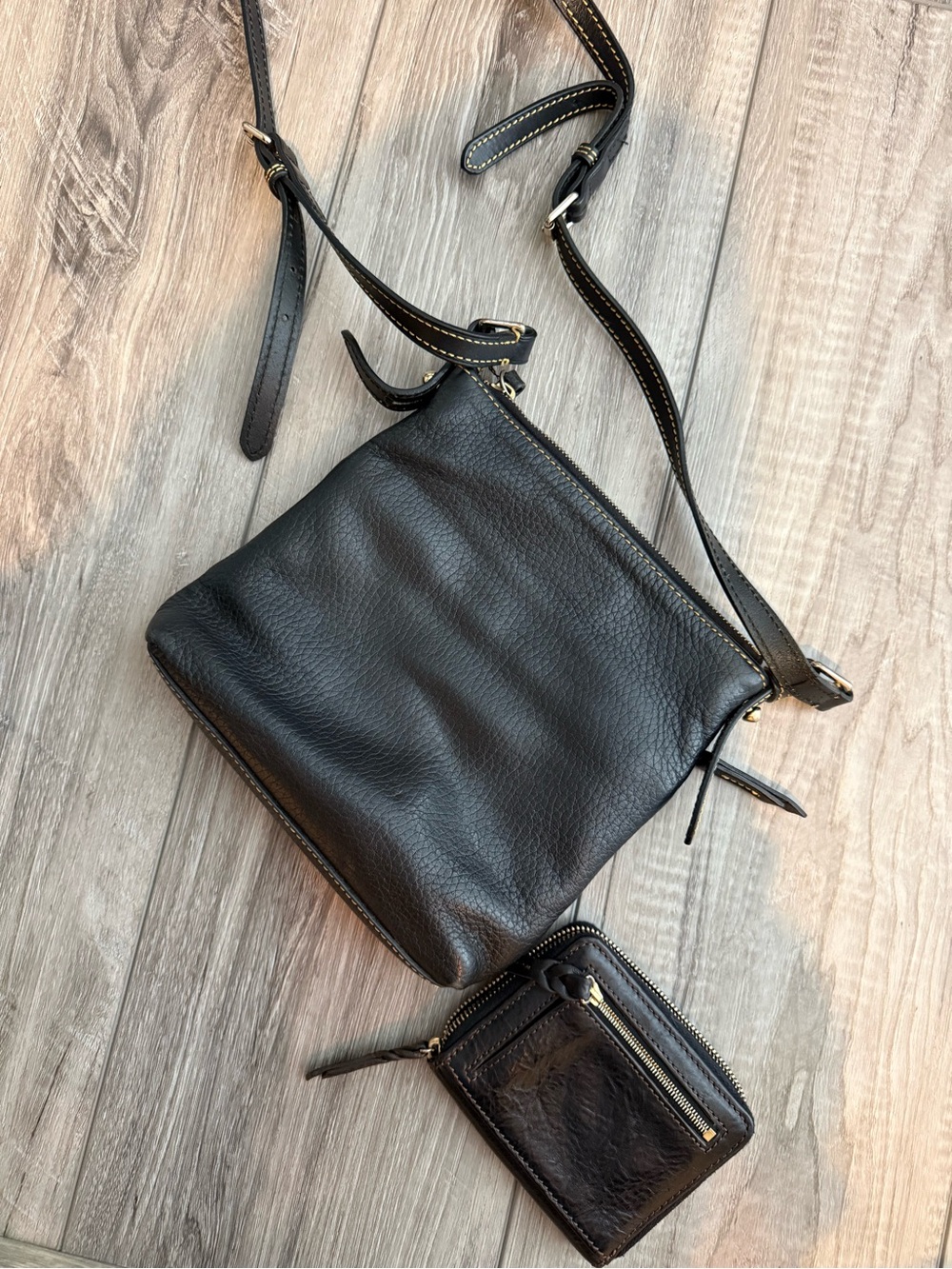 Dooney & Bourke Black Pebbled Leather Crossbody with Matching Dooney Wallet - Picture 7 of 7